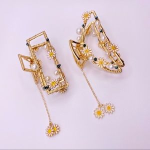 Daisy Pearl Hairclaw